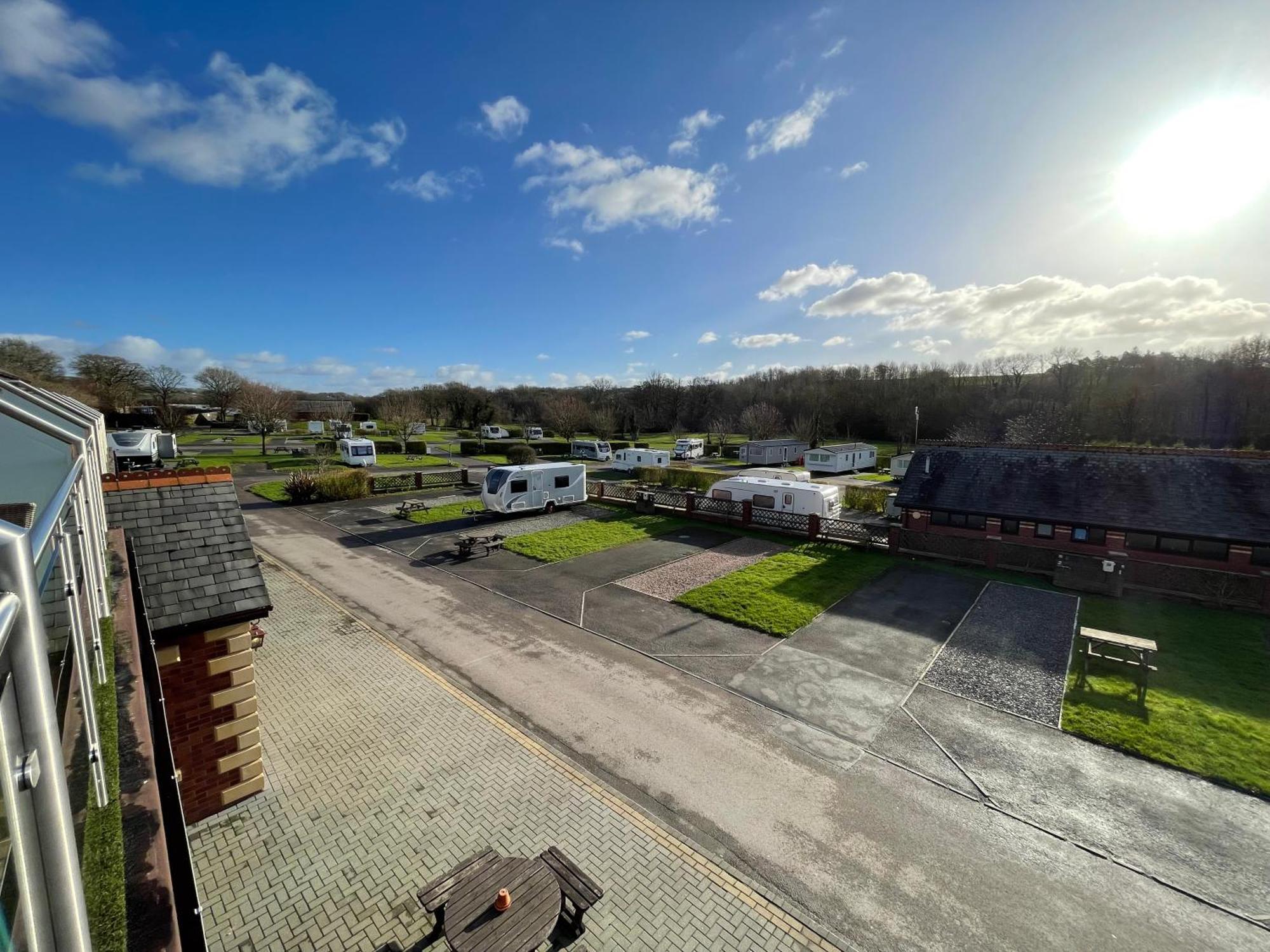 Riverside Park & Country Club South Molton Bagian luar foto